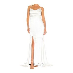 Elliatt | Dresses | Elliatt Emelia Floral Appliqu Pleated Georgette Halter  Maxi Dress | Poshmark